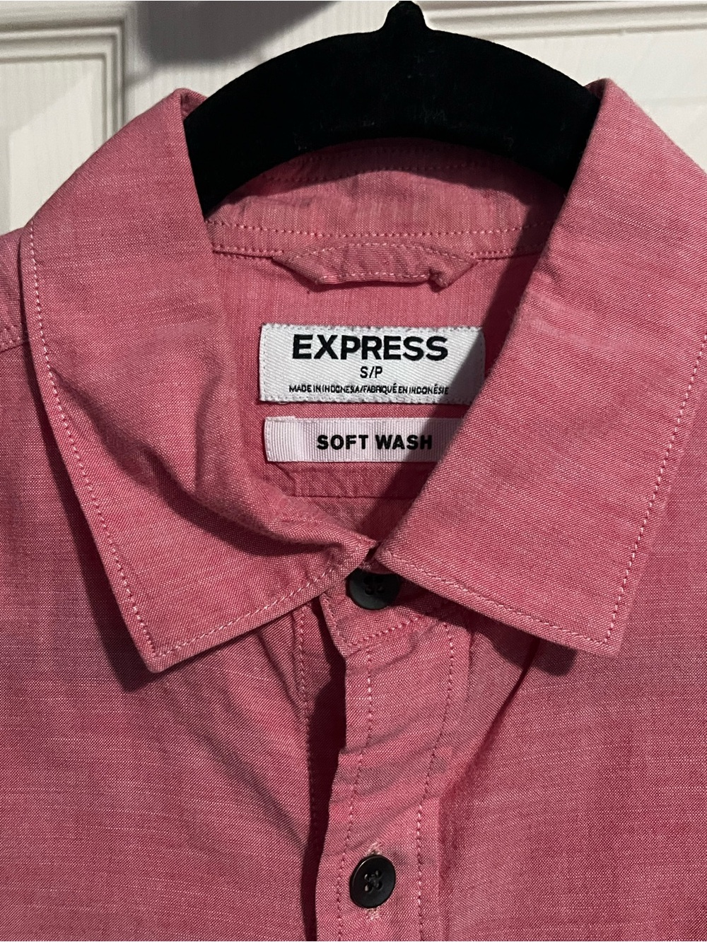 Express Men’s Soft Wash Button-Down Shirt in Rose Pink